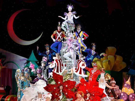 Cirque Dreams: Holidaze